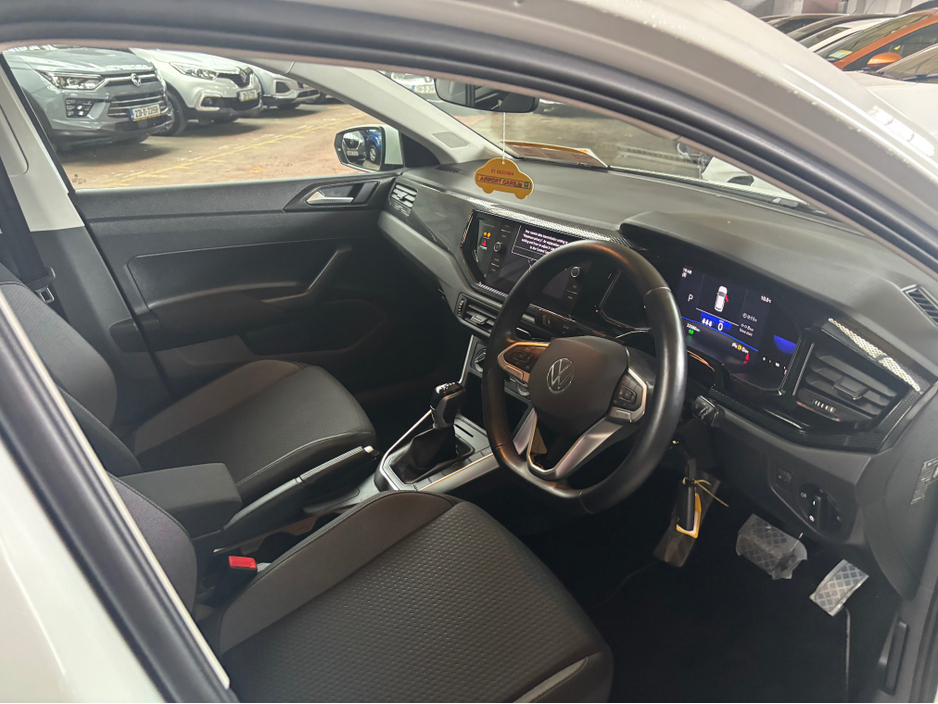 2022 Volkswagen Polo - image 5