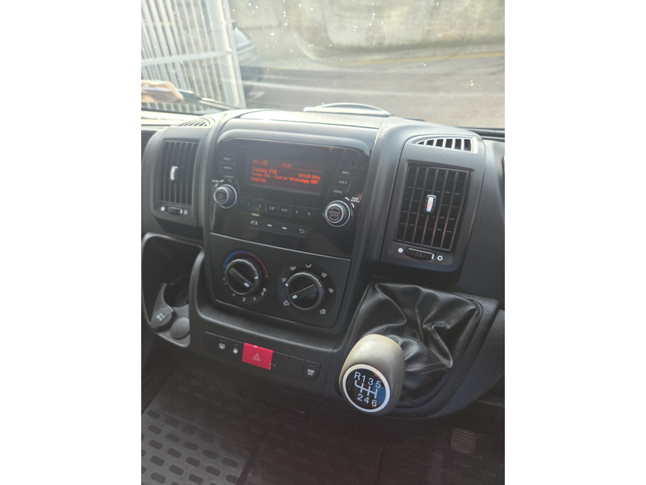 2020 Citroen Relay - image 15