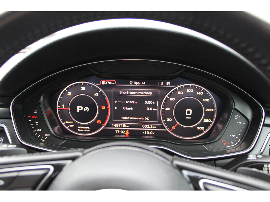 2017 Audi A4 - image 18