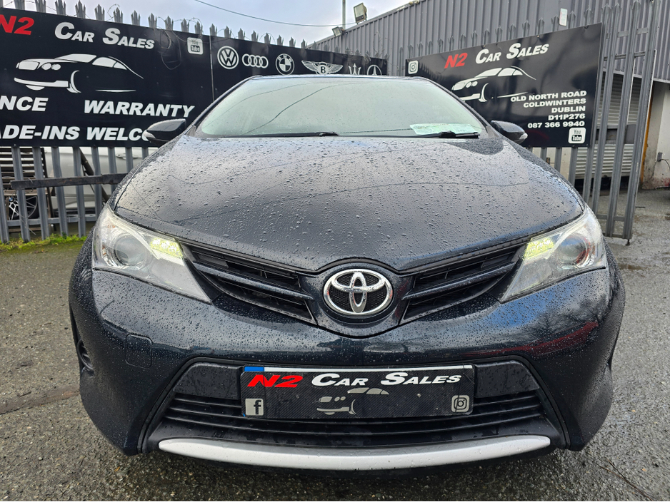 2015 Toyota Auris - image 5