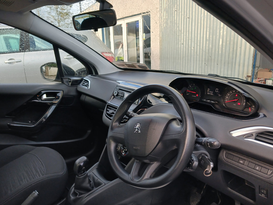 2013 Peugeot 208 1.0 68 bhp Access €5,650