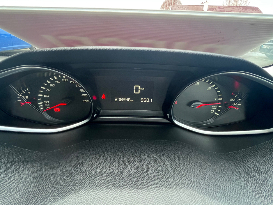 2016 Peugeot 308 - image 15