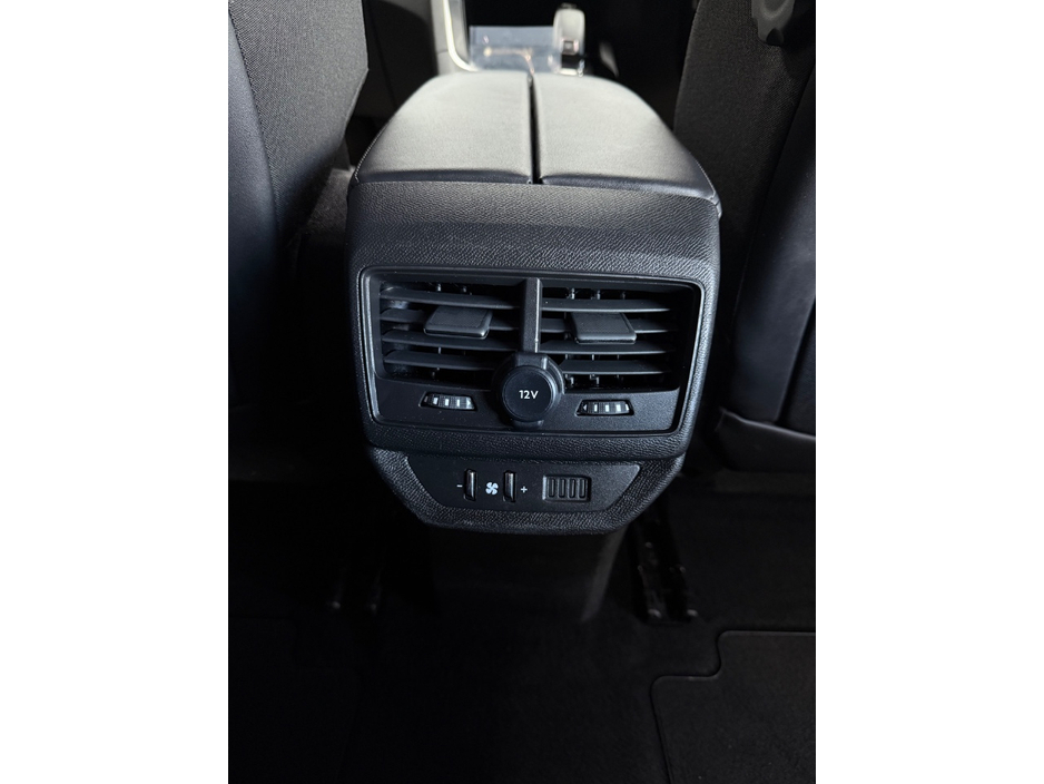 2023 Peugeot 5008 - image 22