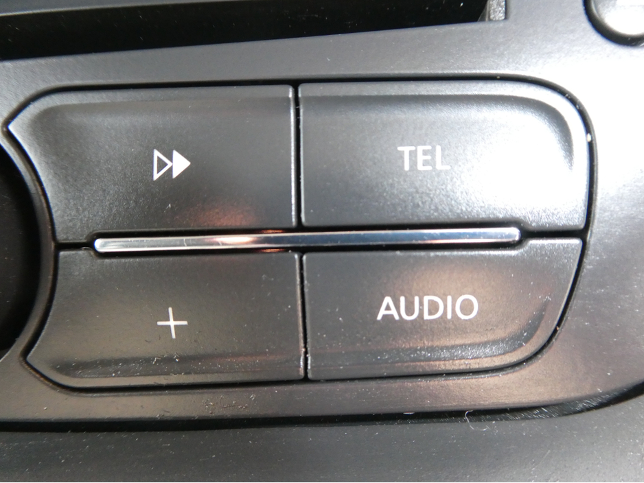 2015 Renault Kangoo - image 29