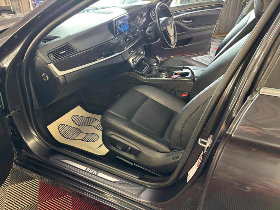 2014 BMW 5 Series - image 19