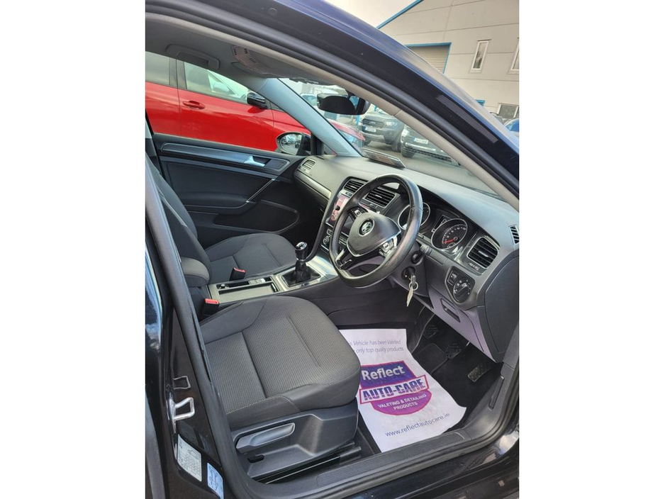 2017 Volkswagen Golf Comfortline 1.0tsi M6F 110HP 5 €15,990