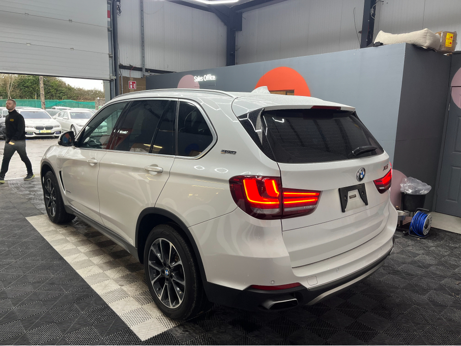 2016 BMW X5 - image 4