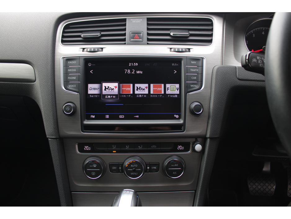 2016 Volkswagen Golf - image 13