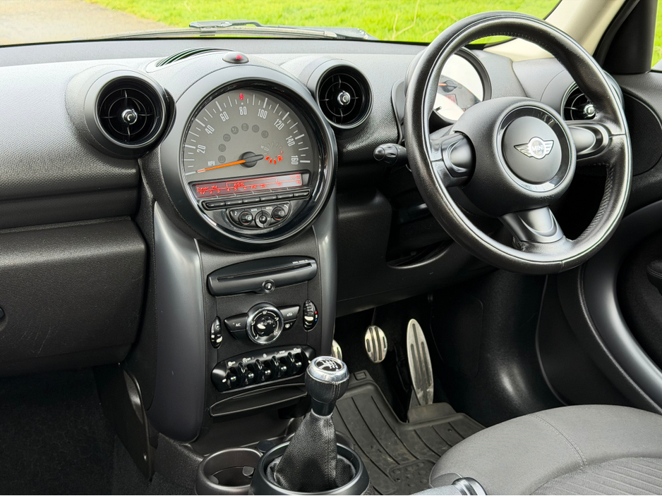 2014 MINI Countryman - image 24