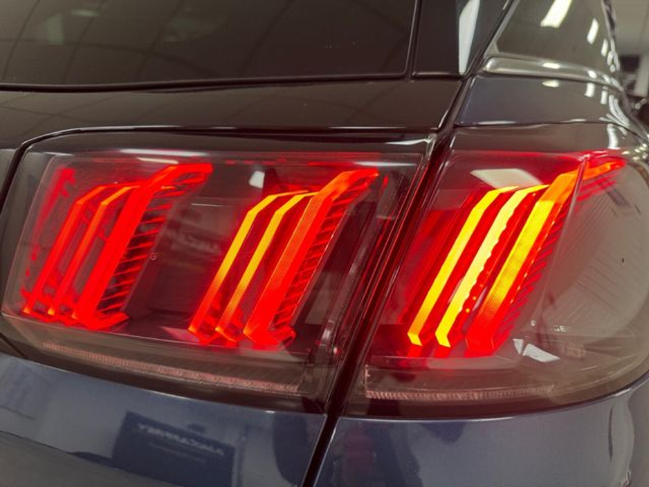 2021 Peugeot 3008 - image 20