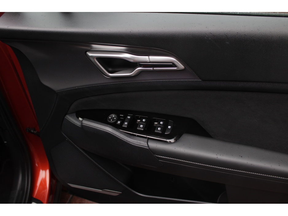 2022 Kia Sportage - image 10