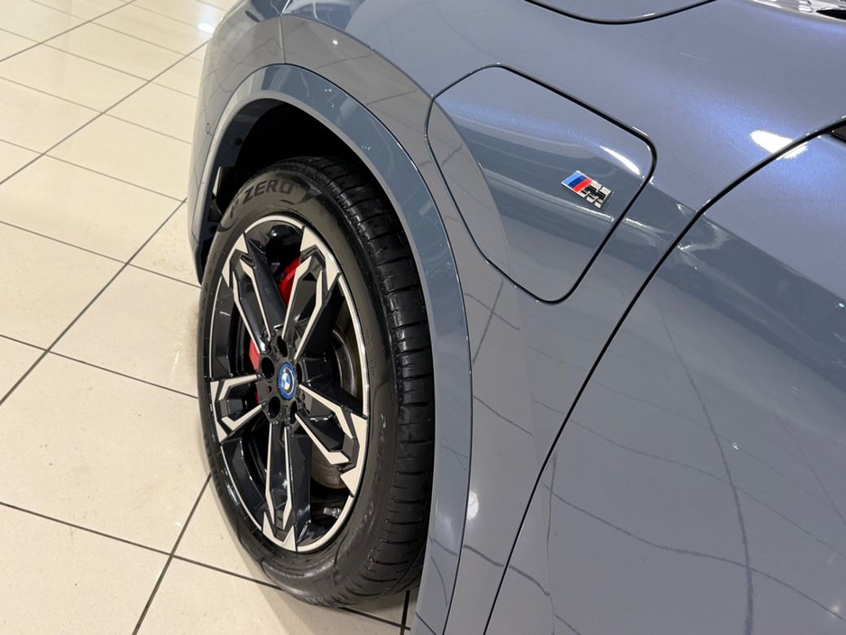 2025 BMW X1 - image 11