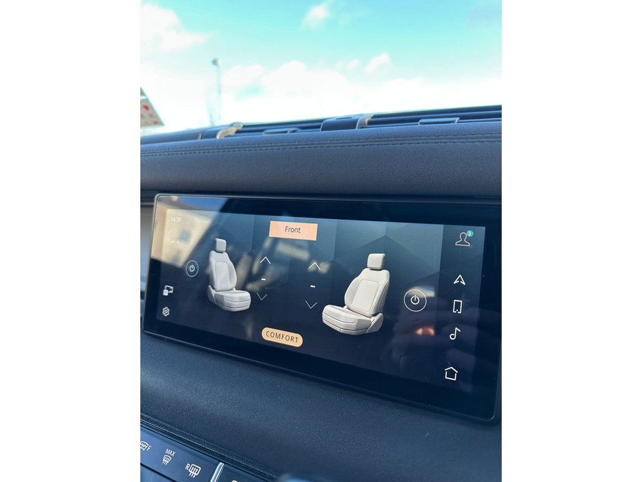 2022 Land Rover Defender - image 30