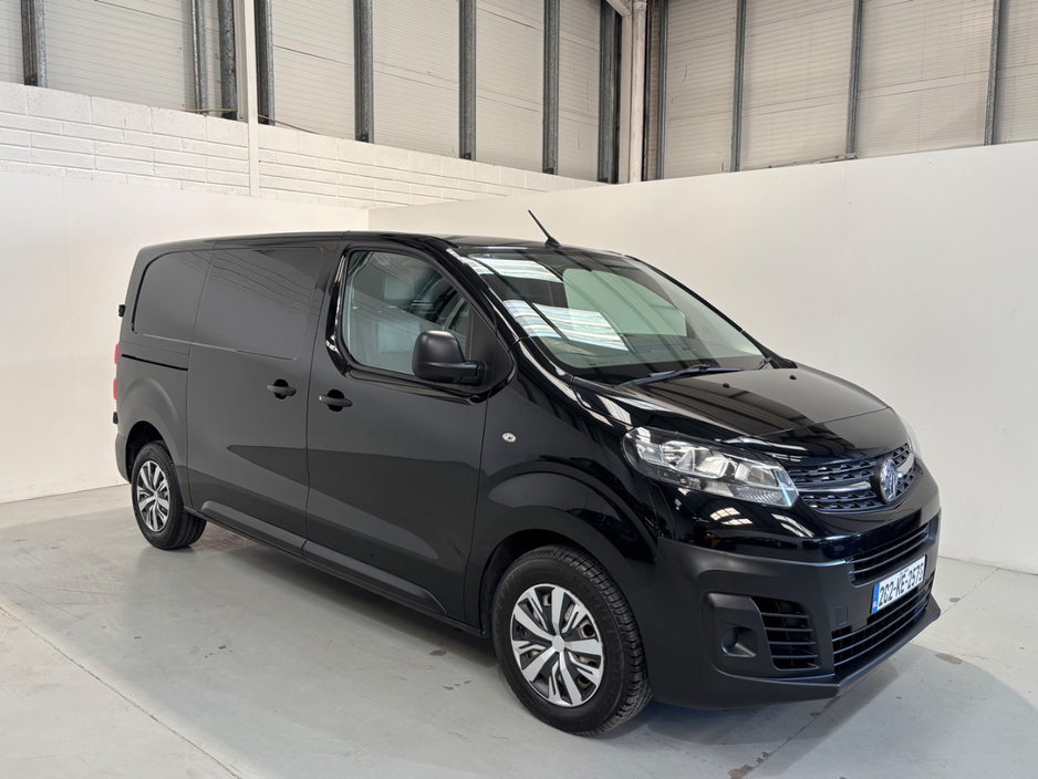 2020 Opel Vivaro - image 7