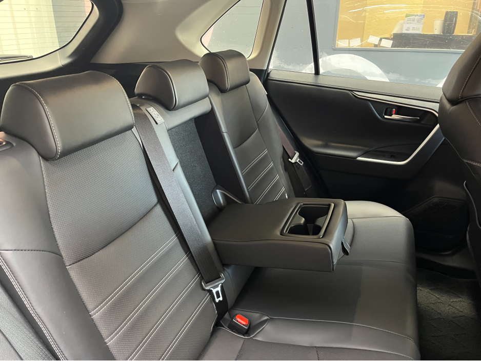 2025 Toyota Rav4 - image 15