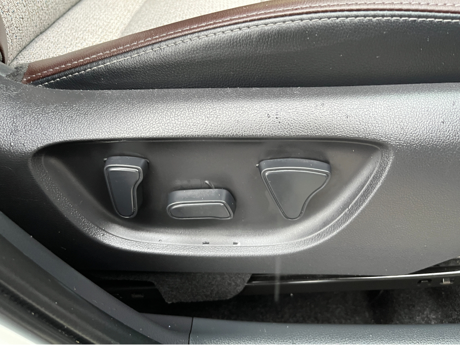 2021 Toyota Yaris Cross Z HYBRID AUTOMATIC 1.5 PETROL //HIGH SPEC//HALF LEATHER HEATED SEATS//HEATED STEERING WHEEL//360 PARKING CAMERAS// €22,950