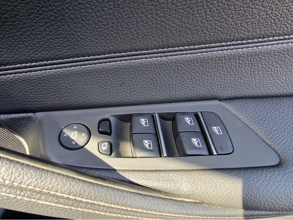 2022 BMW 5 Series - image 23