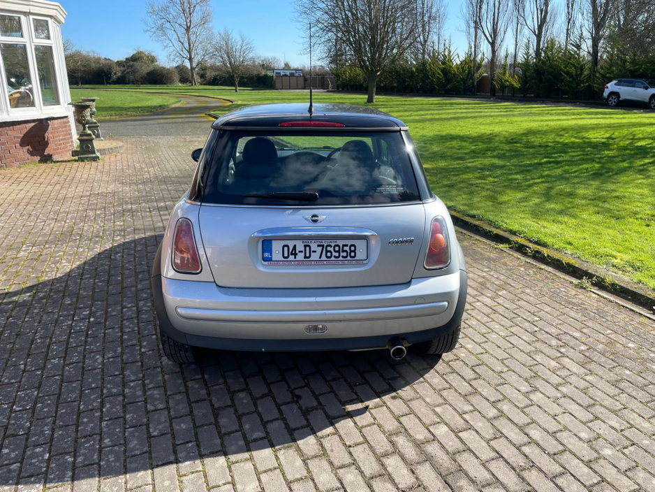 2004 MINI Hatch - image 5