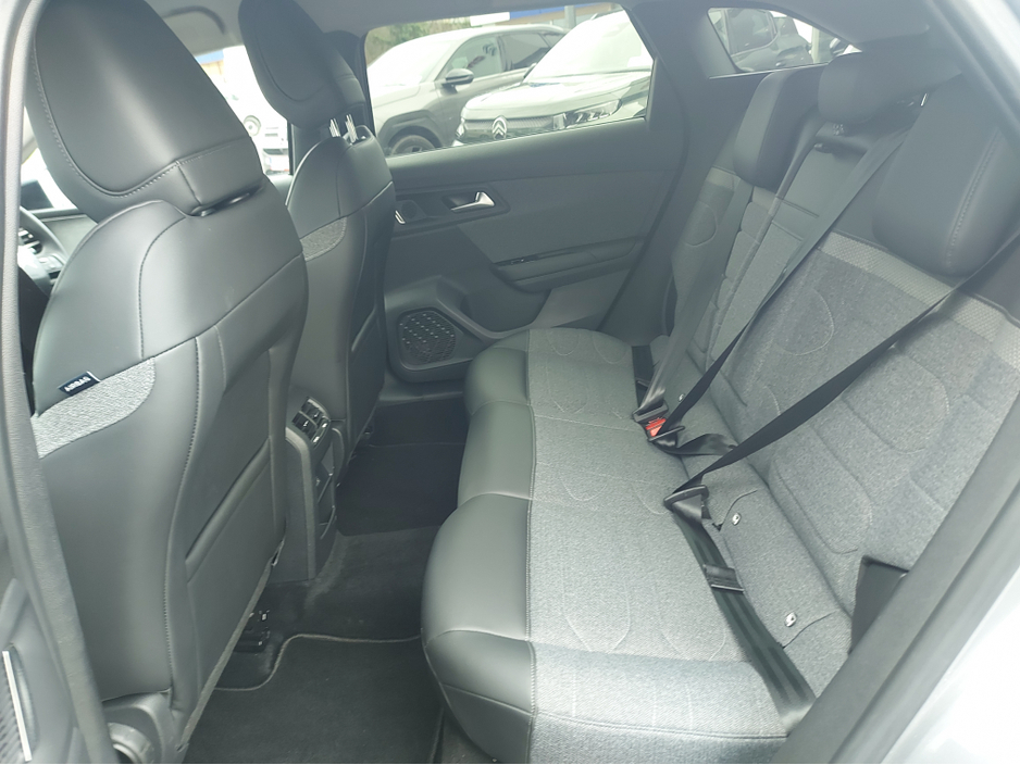 2025 Citroen C5X - image 12