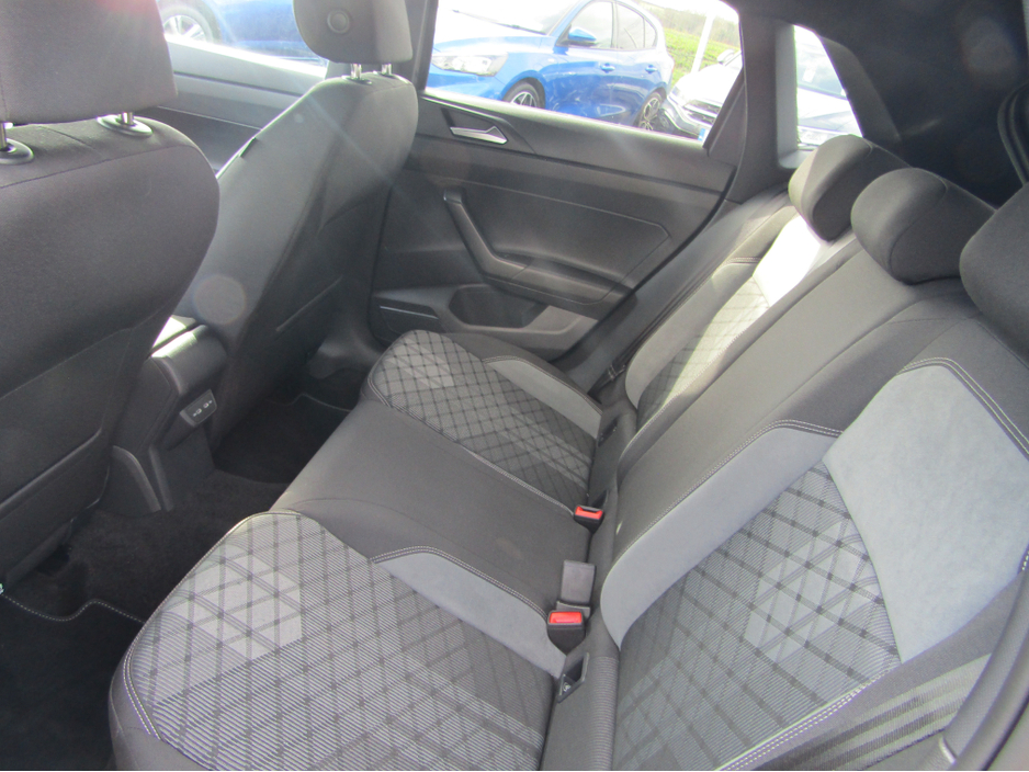 2023 Volkswagen Polo - image 9