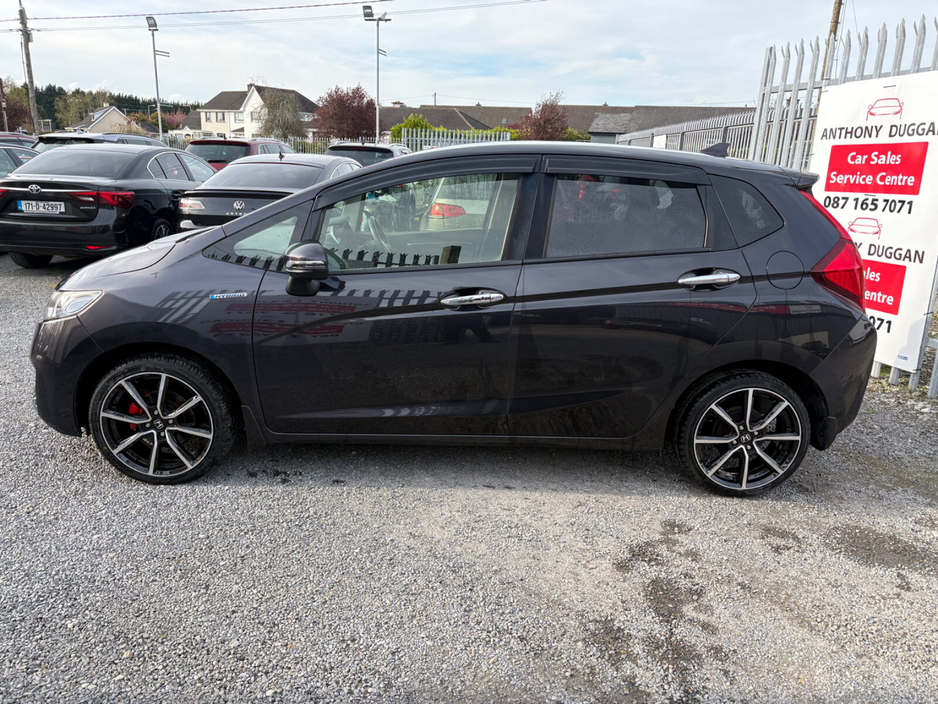 2016 Honda Fit - image 6