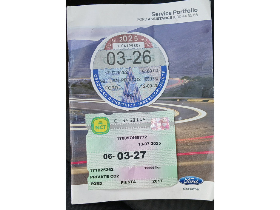 2017 Ford Fiesta - image 2