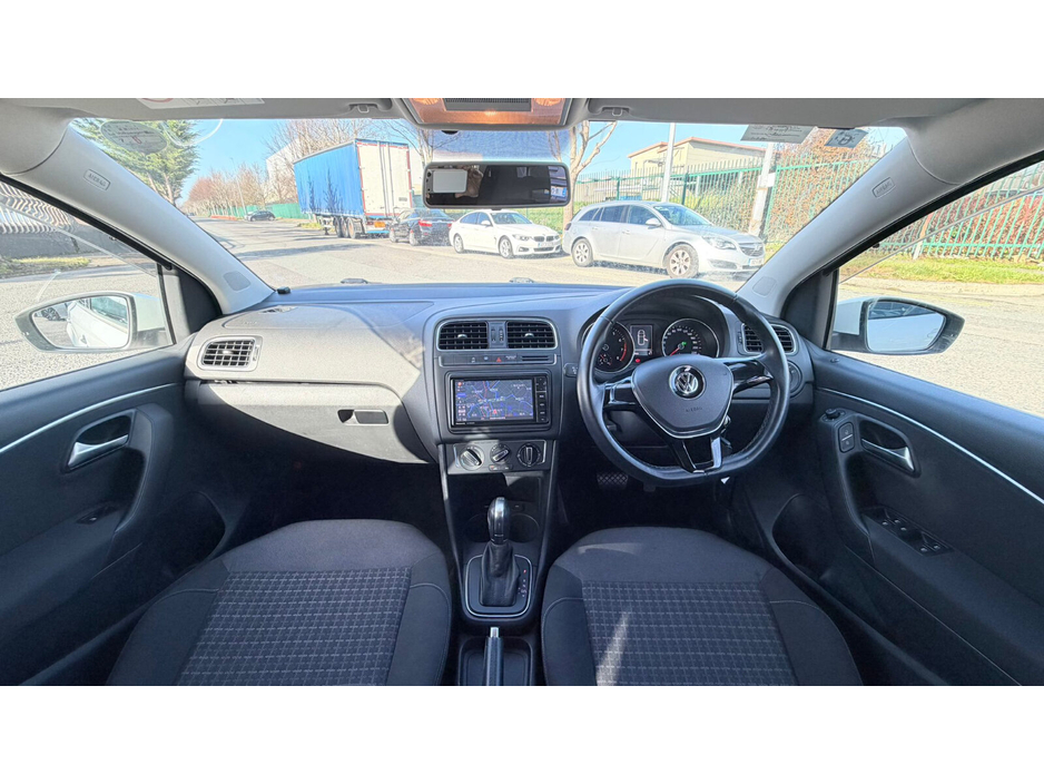 2015 Volkswagen Polo - image 13