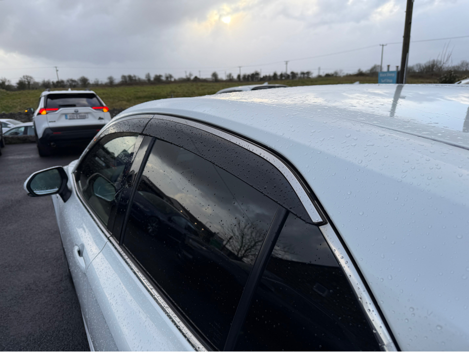 2020 Toyota Camry - image 13