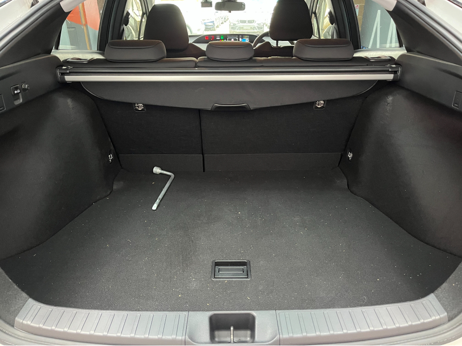 2022 Toyota Prius - image 8