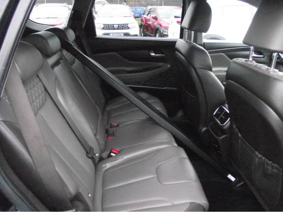 2019 Hyundai Santa Fe 2.2CRDI 4WD EXECUTIVE PLUS 5DR €23,500
