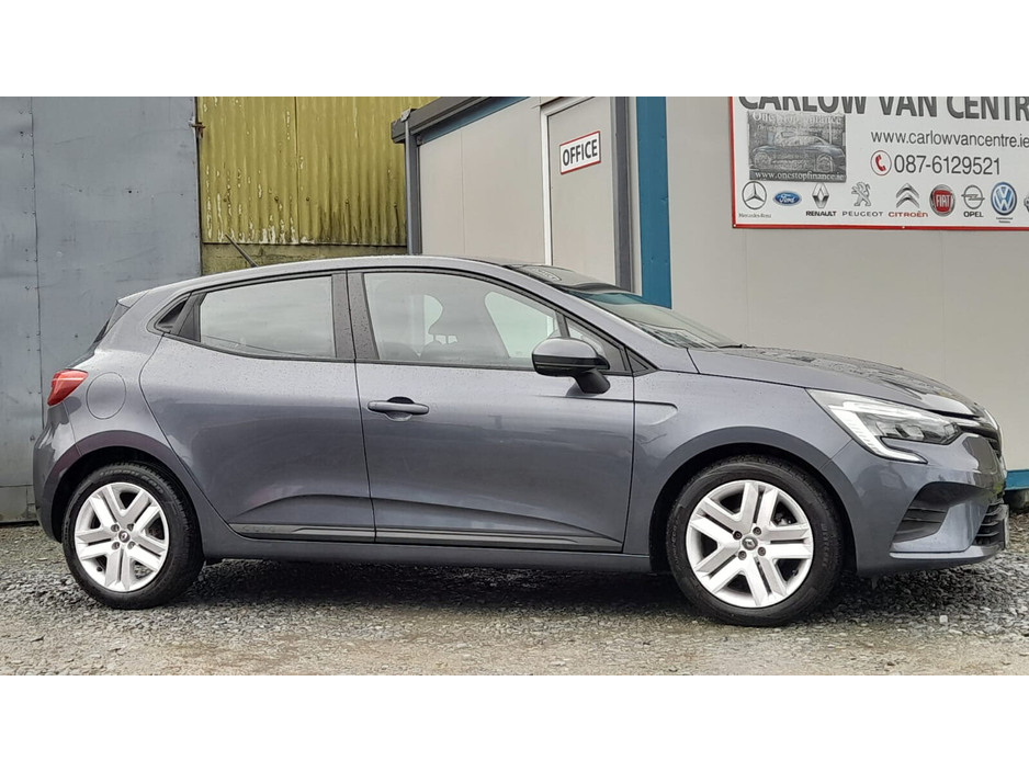 2022 Renault Clio Dynamique TCe 90 €14,450