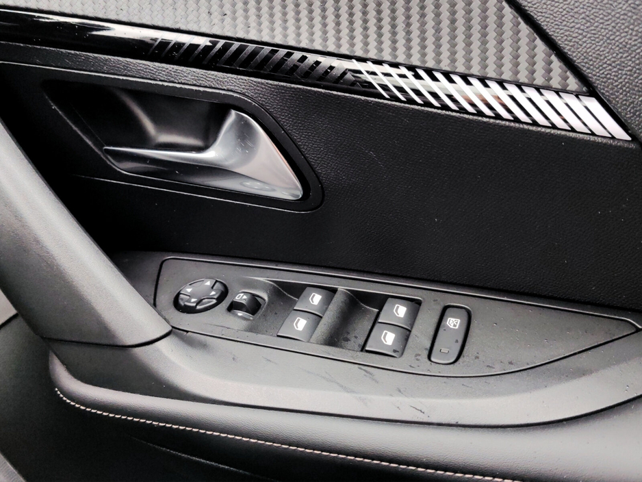 2024 Peugeot 2008 - image 5