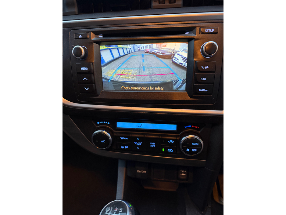 2014 Toyota Auris 1.33 VVT-I DUAL ICON S/S 99BHP 5DR 100BHP €8,990