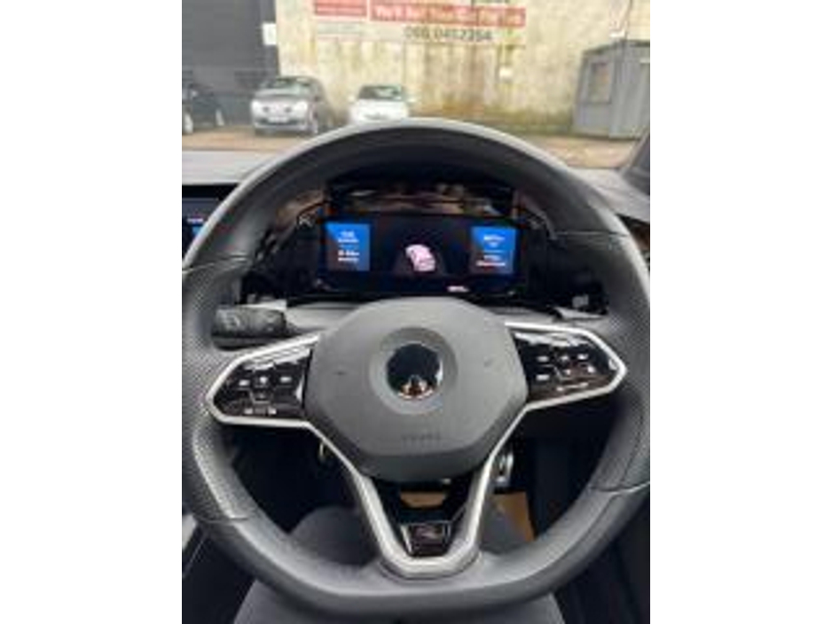 2022 Volkswagen Golf - image 6