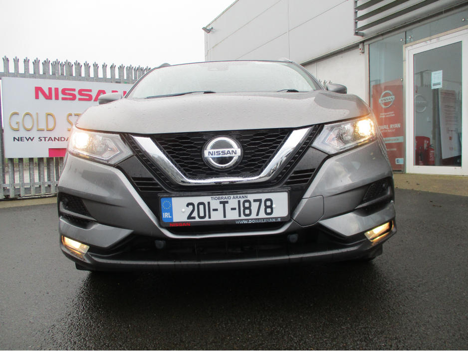 2020 Nissan Qashqai - image 2