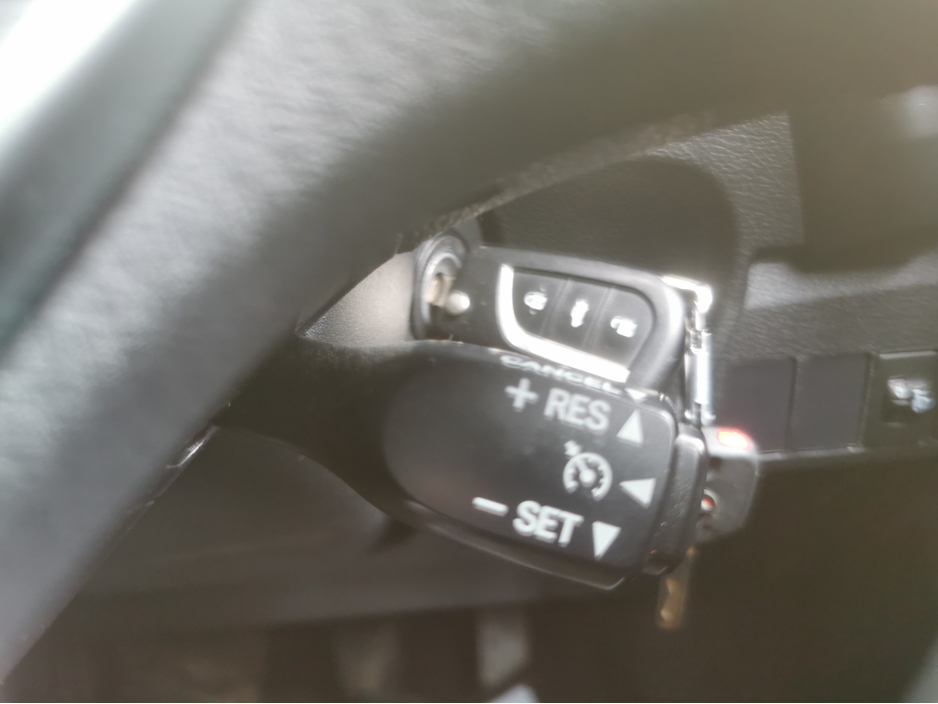 2016 Toyota Auris - image 19