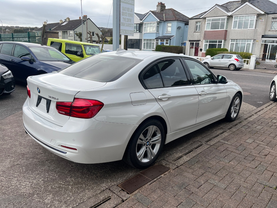 2016 BMW 3 Series - image 3