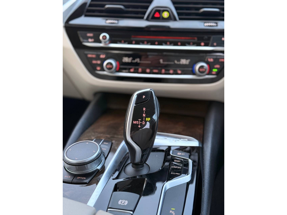 2019 BMW 5 Series - image 28