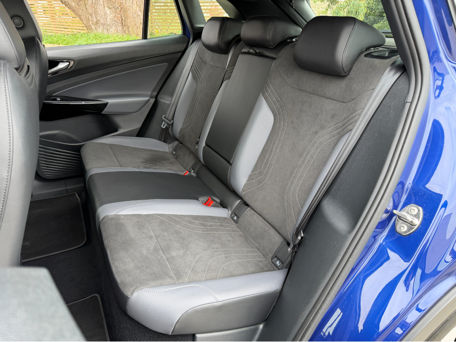2023 Volkswagen ID.4 - image 23