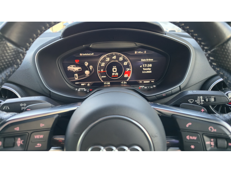 2015 Audi TT - image 25