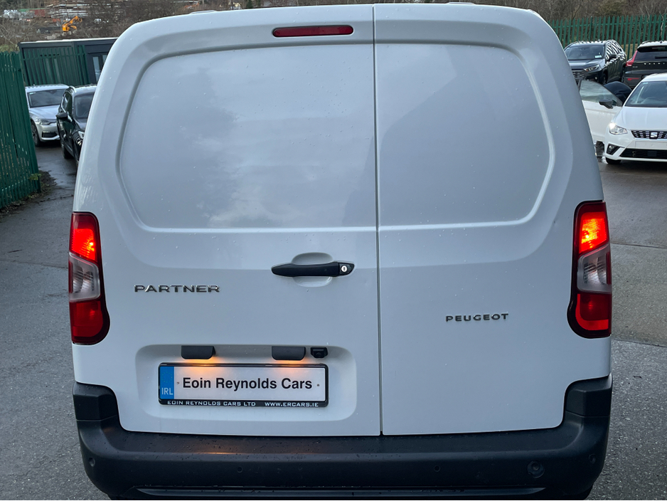 2023 Peugeot Partner PROFESSIONAL PLUS 1.5 HDI HIGH SPEC! NEW DOE! €14,995
