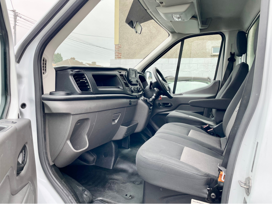 2023 Ford Transit - image 30