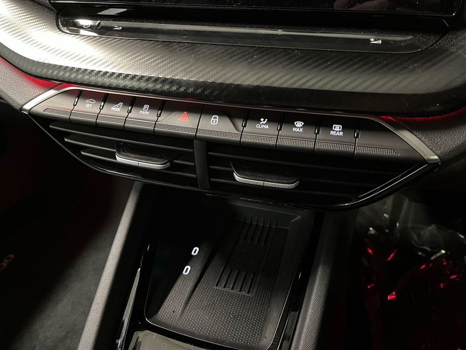 2025 Skoda Octavia - image 11
