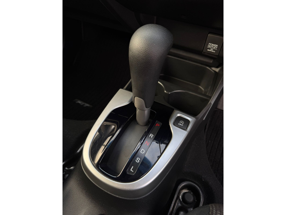 2014 Honda Fit DBA-GK3 5DR AUTO €7,800