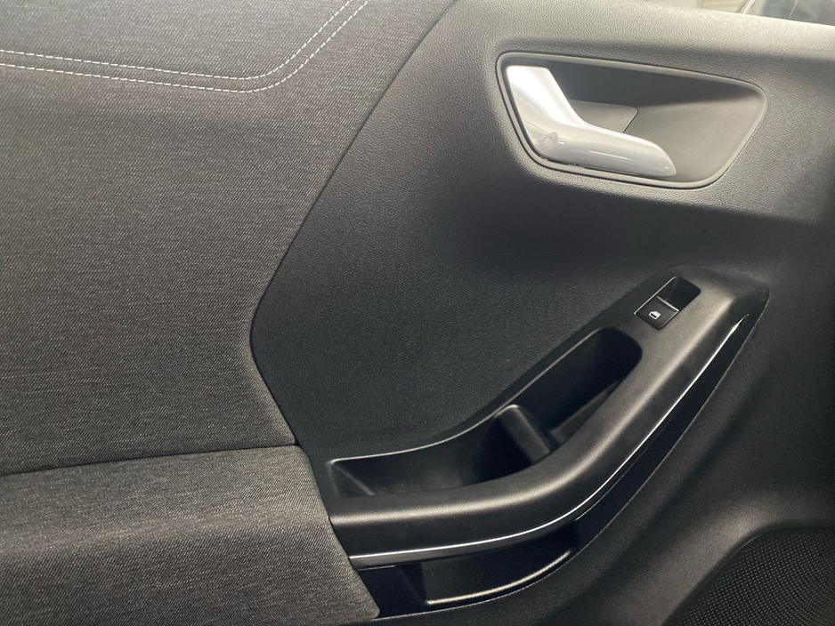 2022 Ford Puma - image 11