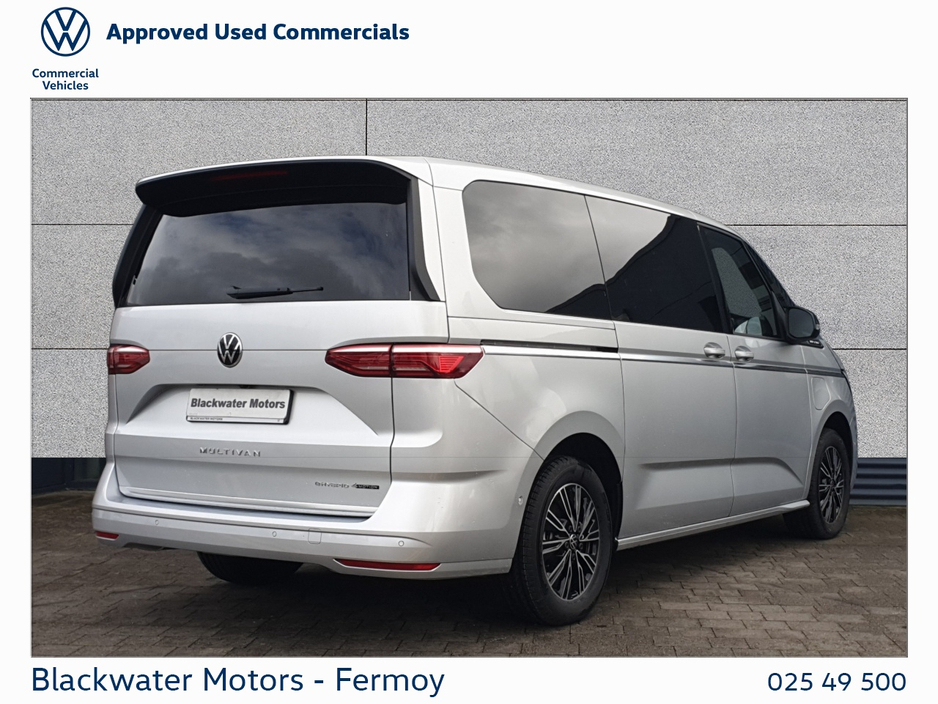 2025 Volkswagen Multivan - image 3