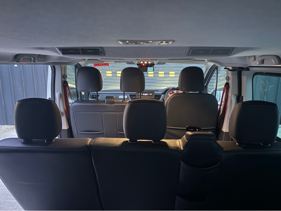 2024 Renault Trafic - image 12