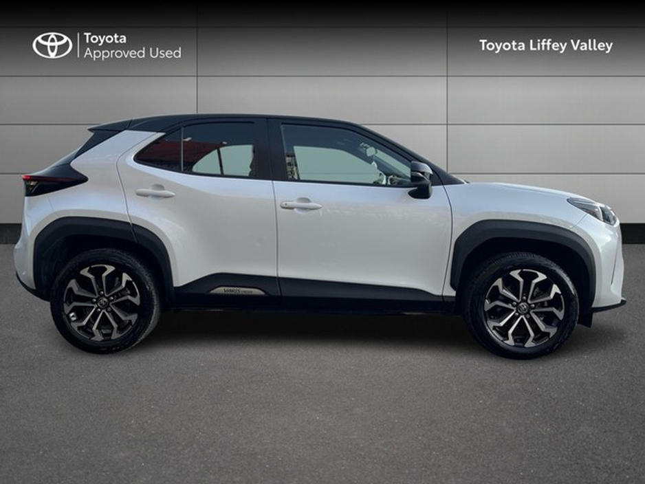 2024 Toyota Yaris Cross YARIS CROSS LUNA SPORT €30,950