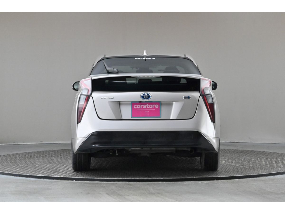2017 Toyota Prius - image 24