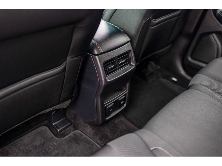 2017 Ford Edge - image 17